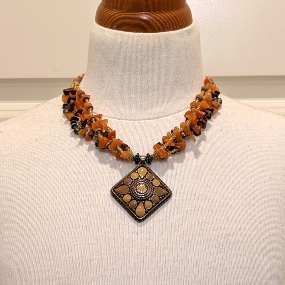 3/$30 Boho Enameled Silvertone Centerpiece Stone Chip and Wooden Bead Necklace